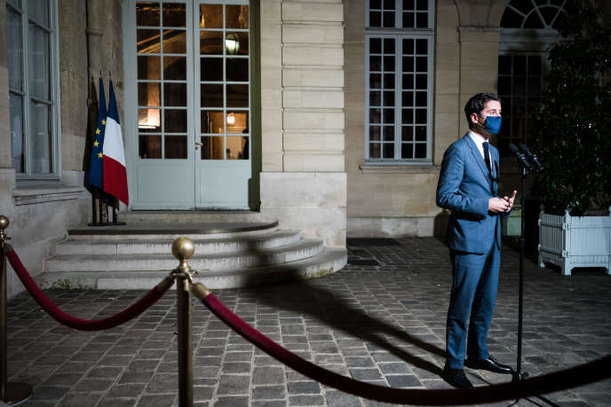 The government spokesman, Gabriel Attal, in the courtyard of Matignon, Friday, November 20.