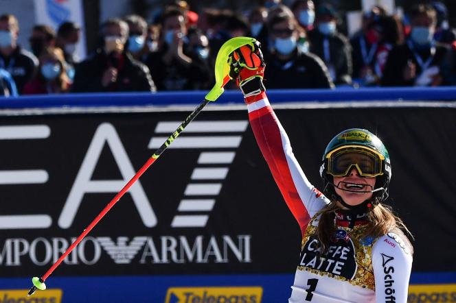Katharina Liensberger at the finish of the slalom, Sunday February 21, in Cortina d'Ampezzo (Italy).