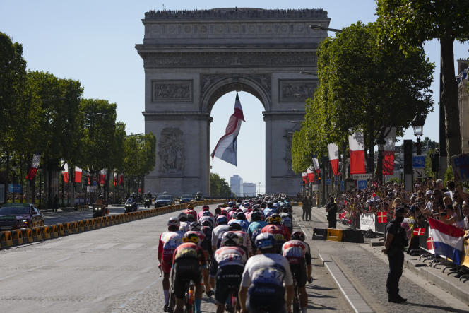 The peloton at the Arc de Triomphe in Paris, during the final stage of the Tour de France 2021, on July 18.