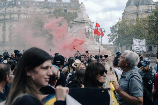 Anti-health pass protesters in Paris, Saturday September 11, 2021.