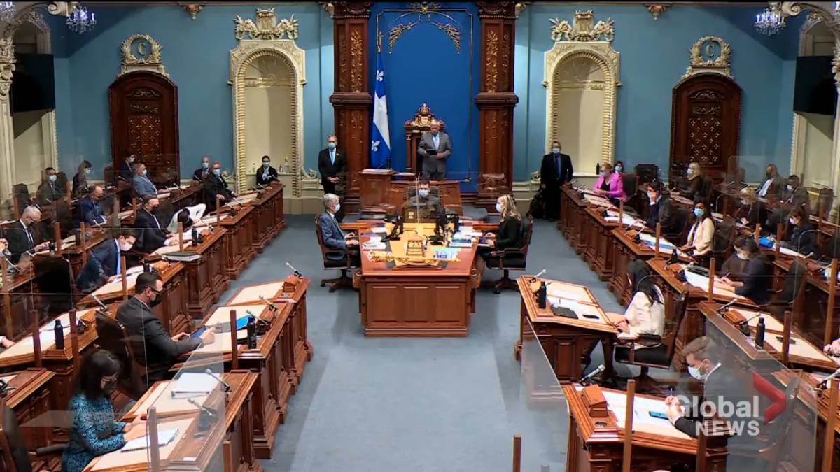 Click to play video: 'COVID-19: Quebec Passes Law to Restrict Anti-Vaccine Protests'