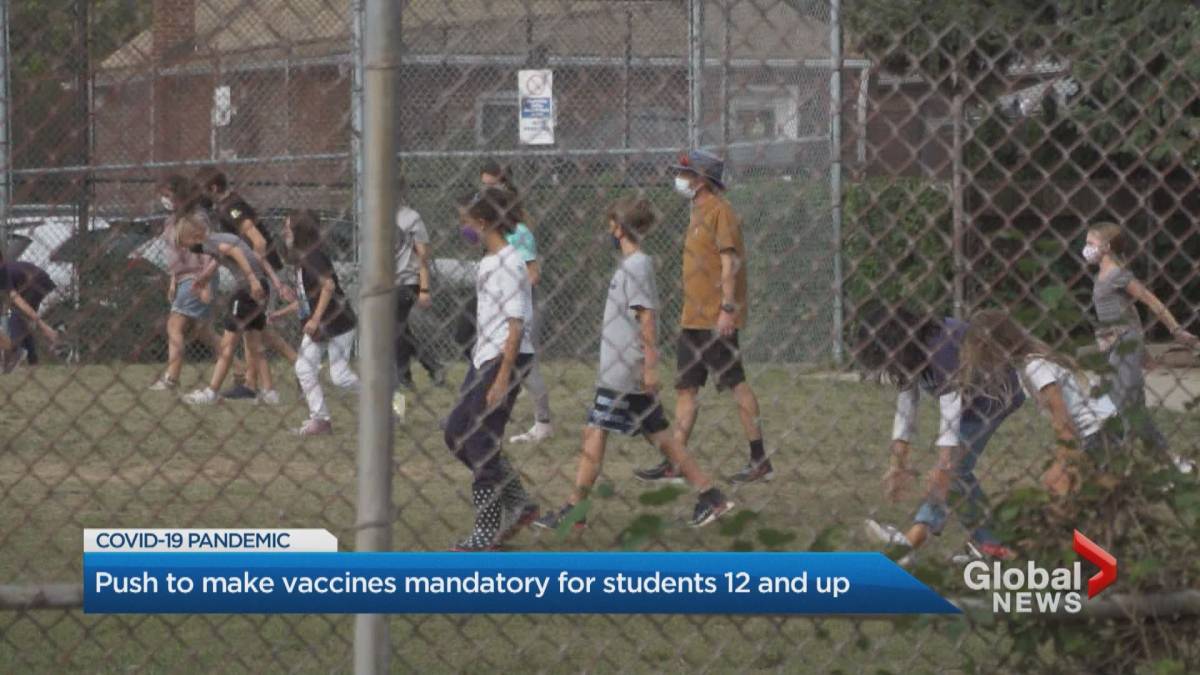 Click to play video: 'Press to make vaccinations mandatory for students 12 years and older'