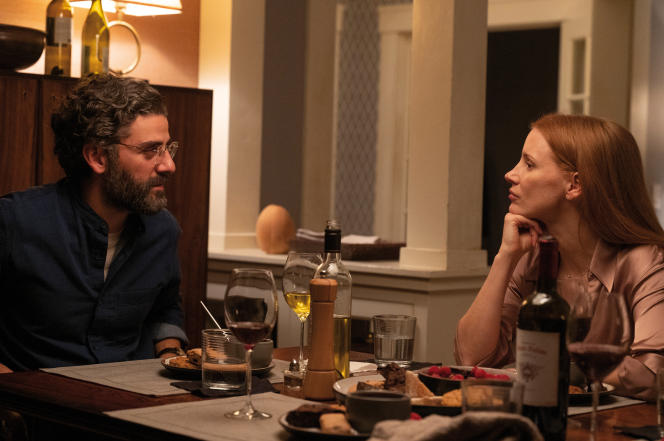 Jonathan (Oscar Isaac) and Mira (Jessica Chastain) in the “Scenes From a Marriage” series.