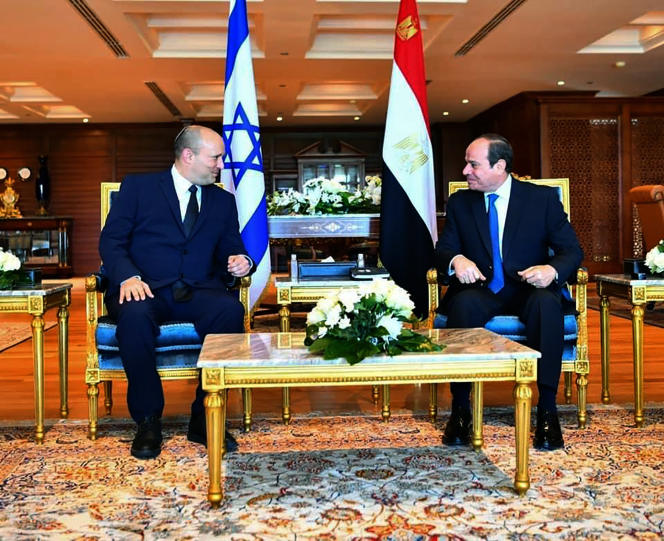 Israeli Prime Minister Naftali Bennett (left) and Egyptian President Abdel-Fattah Al-Sisi, during their meeting in Sharm El-Sheikh, Egypt, Monday, September 13, 2021.