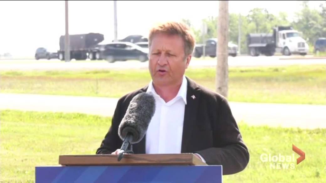 Click to Play Video: 'Manitoba Infrastructure Minister Announces Construction of New Interchange at Busy Winnipeg Intersection'