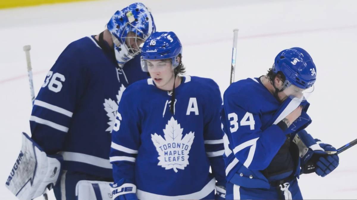 Click to play video: 'Fans respond to heartbreaking collapse of Toronto Maple Leafs'