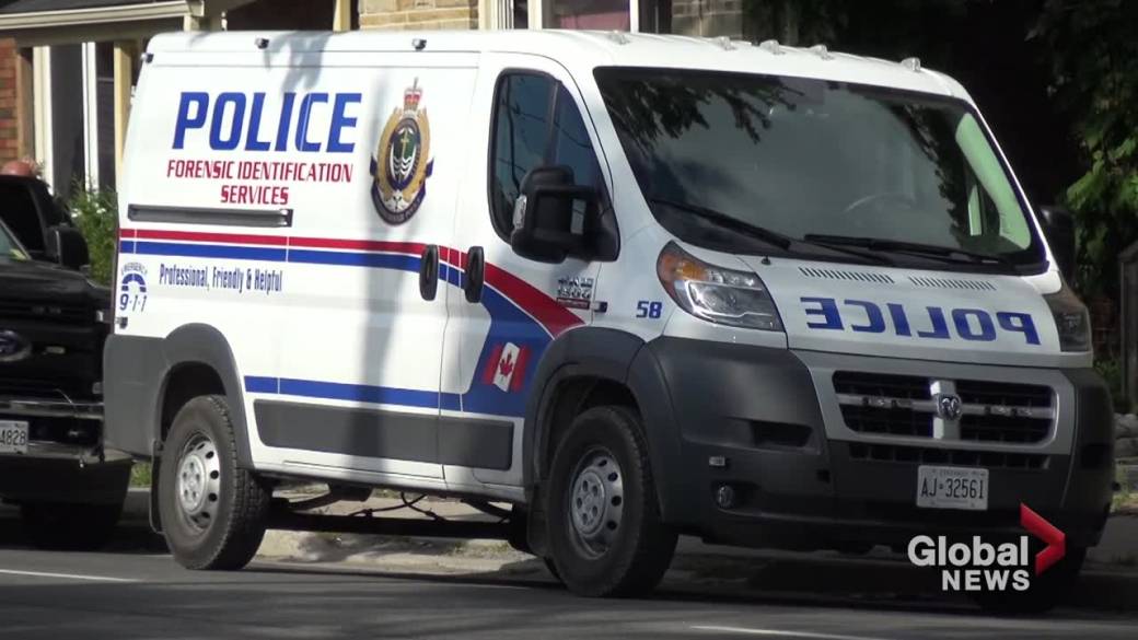 Click to play video: '1 taken to hospital after shooting in Park Street area in Peterborough'