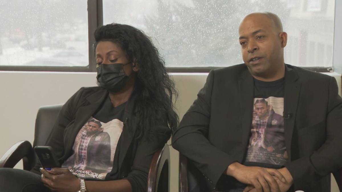 Click to play video: 'Jamal Francique's family speaks after SIU approves officer in 28-year-old death'