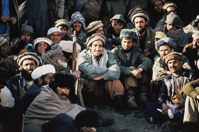 Ahmed Chah Massoud (center), in 1984, with other Mujahedin commanders, in the Panchir valley in Afghanistan.