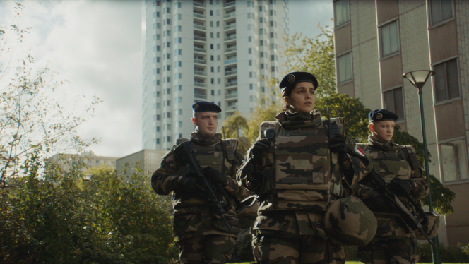 From left to right: Private Hicham (Karim Leklou), Sergeant Yasmine (Leïla Bekhti) and Private Léo (Anthony Bajon) in “The Third War”, by Giovanni Aloi.