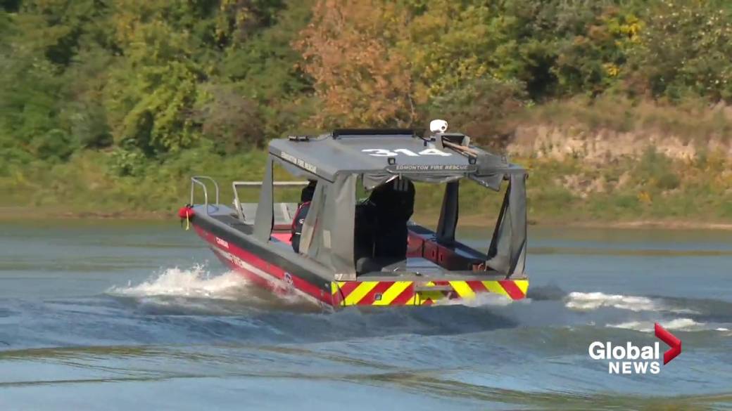 Click to play video: 'Edmonton Police Sweep North Saskatchewan River Valley to Find Human Remains'