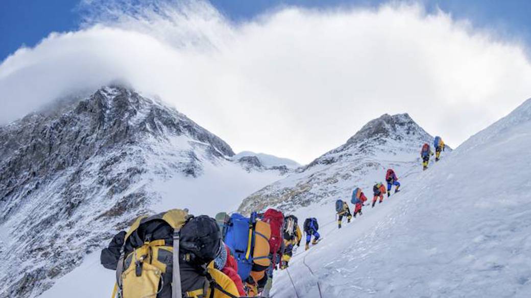 Click to play video: 'How Climate Change Is Changing Mount Everest'