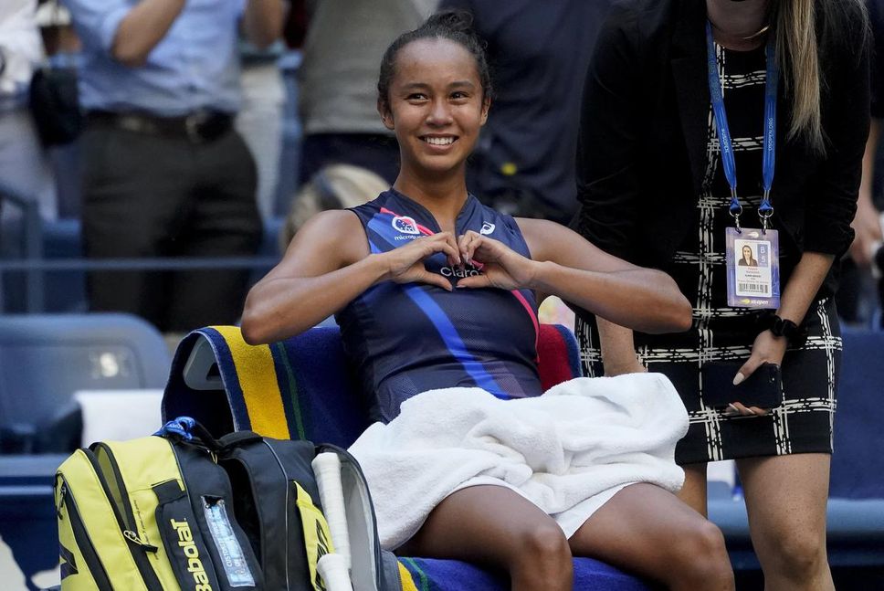 Leylah Fernández gestures to her box after defeating Elina Svitolina of Ukraine in the quarterfinals of the US Open tennis championship in New York.