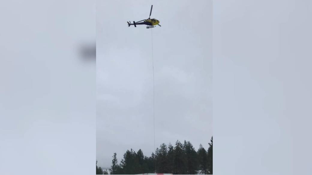 Click to play video: 'Injured hiker rescued in Penticton after a cold night clinging to a tree'