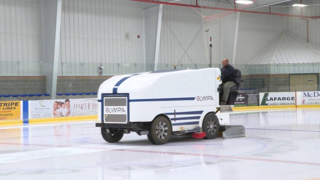 Click to play video: 'Napanee arena extremely busy since reopening earlier this month'