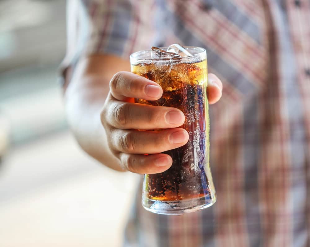 Man dies from soda: After six hours he went to the hospital