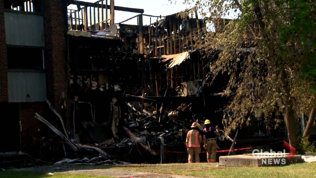 Click to play video: 'West Island community rallies to help Dollard-des-Ormeaux fire victims'