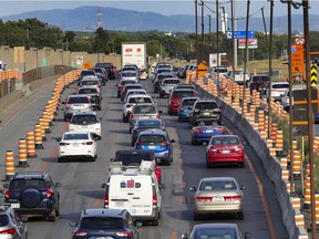 Traffic heads south to the Louis-Hippolyte-La Fontaine tunnel linking Montreal to the south coast on August 25, 2021.