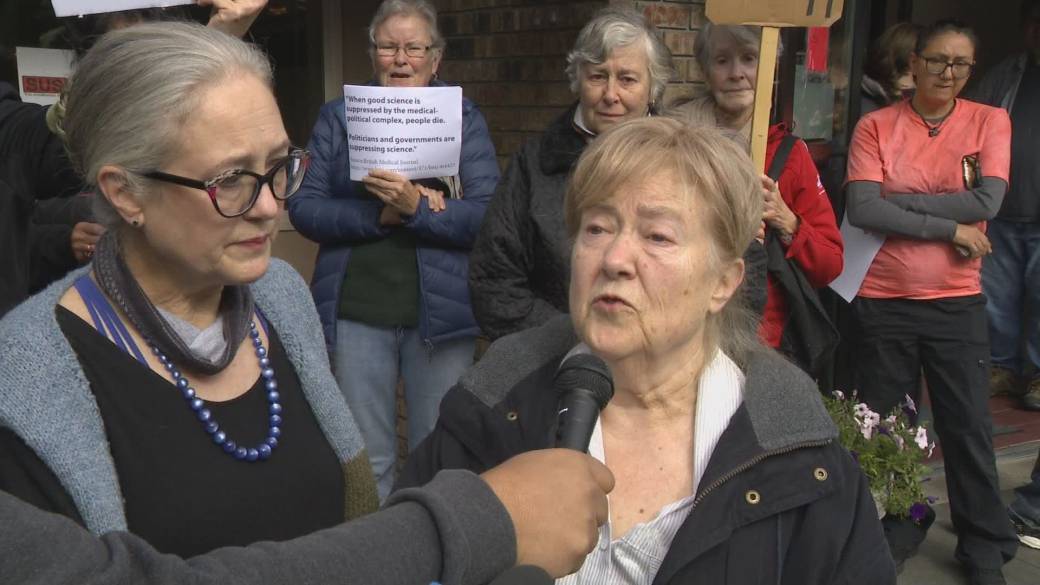 Click to play video: 'Hope Restaurant Remains Defiant Despite License Suspension'