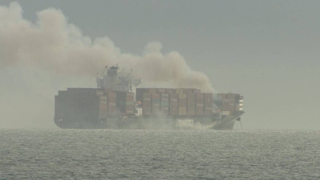 Click to play video: 'Crews Gain Lead In BC Cargo Ship Fire As Storm System Approaches'
