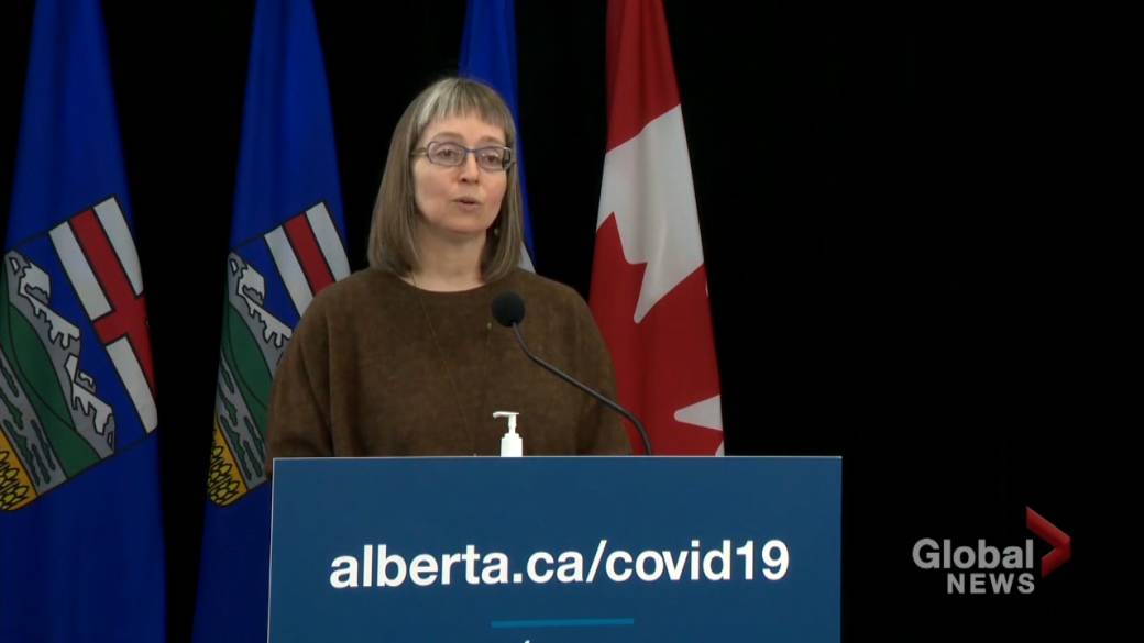 Click to play video: 'COVID-19: Hinshaw Asks Albertans to Be' Wise and Safe 'for Halloween'