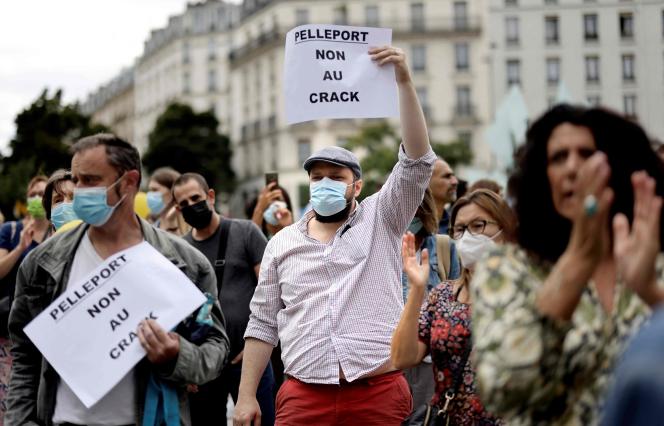 Demonstration against the opening of a structure to accommodate drug addicts rue Pelleport in Paris, September 11, 2021.