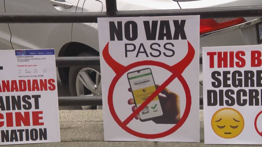 Click to play video: 'Survey Finds 1 in 3 British Columbia's Have Not Been Asked for Passports for Vaccines As They Should'