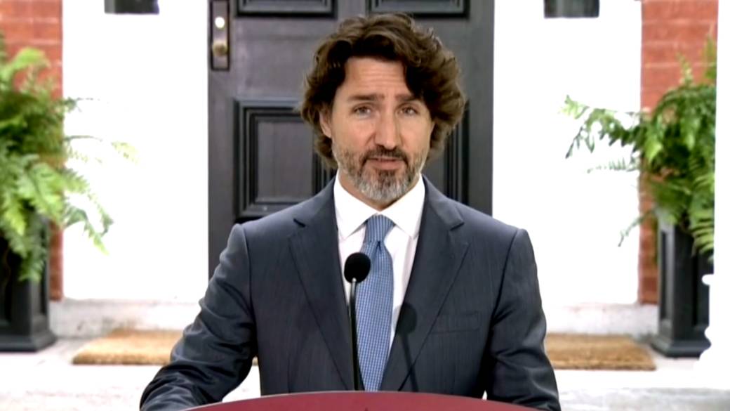 Click to Play Video: 'Trudeau Announces New Gun Control Measures at Upcoming Background Check'