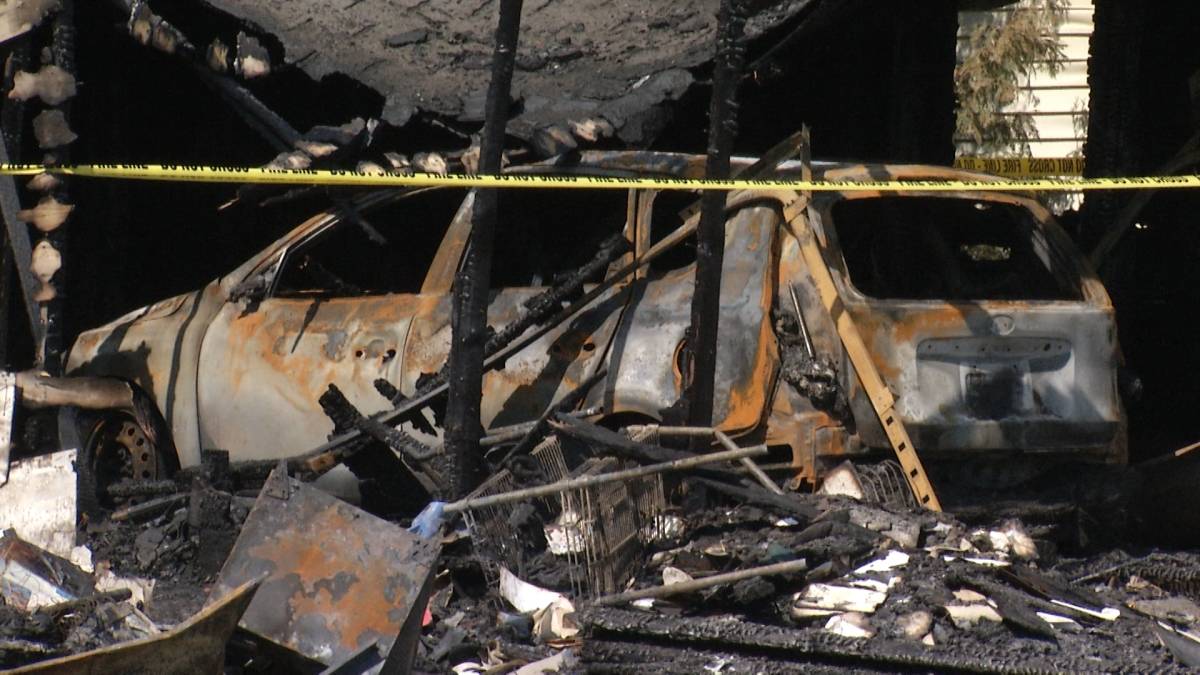 Click to play video: 'Kingston Police Investigate Fatal Garage Fire'