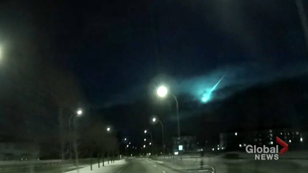 Click to play video: '' I've never seen anything like this': Meteor lights up the skies over Calgary ''