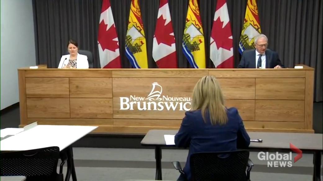 Click to play video: 'New Brunswick to invoke' circuit breaker 'to COVID-19 hot spots'