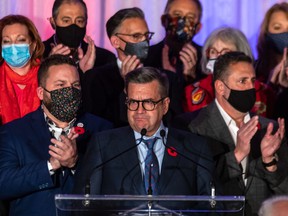 The atmosphere was moody in the Plaza Center-Ville banquet hall when a stoic Denis Coderre admitted defeat, denouncing the low turnout.
