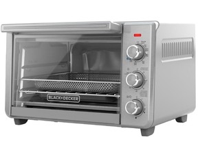A multi-purpose countertop appliance helps save space in the kitchen.  Black & Decker Crisp n 'Bake Air Fryer Toaster Oven, $ 90, Walmart.ca