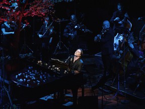 Rufus Wainwright performing with the Amsterdam Sinfonietta.