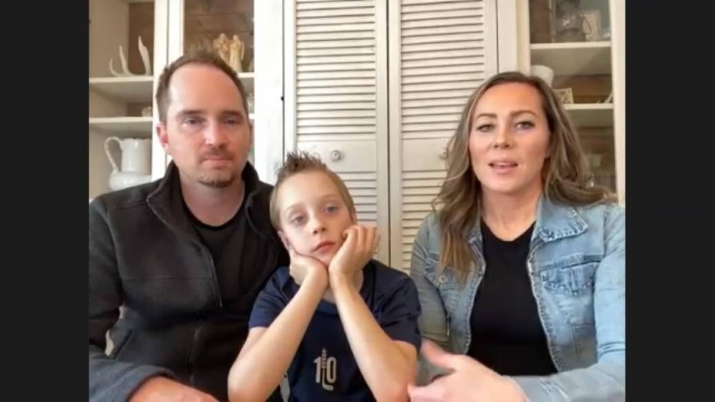 Click to play video: 'Torquay, Sask.  grateful family for the care of their son in the children's hospital '