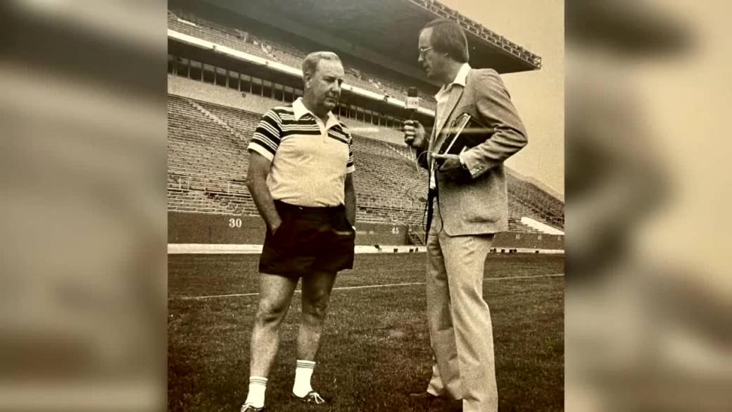 Click to play video: 'Voice of the Bombers Bob Irving is inducted into the team's Ring of Honor'