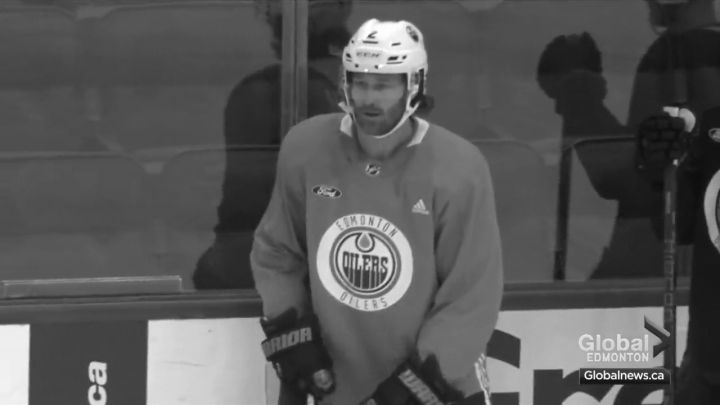Click to play video: 'Duncan Keith joins Edmonton Oilers at training ground'