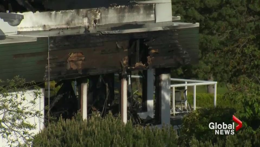 Click to play video: 'Early Morning Fire Destroys Clubhouse at Ledgeview Golf Course'