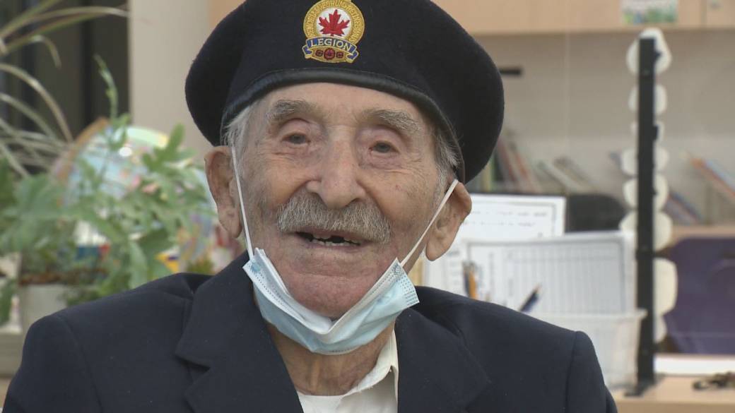 Click to Play Video: 'Canada's Oldest Living Veteran Honored at Remembrance Day Ceremony at Vancouver School'