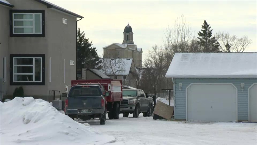 Click to play video: 'People Living Near Stony Mountain Institution Questioning Protocol After 2 Inmates Escape'