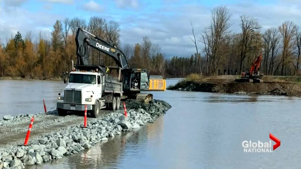 Click to play video: 'BC Floods: Abbotsford Partially Opens Gates to Release Water'