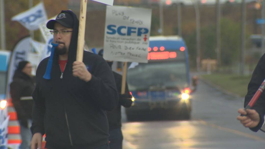 Click to play video: 'Laval bus drivers go on strike for one day'