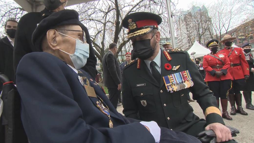 Click to play video: 'Small-scale Victory Square Remembrance Day ceremony honors veterans'