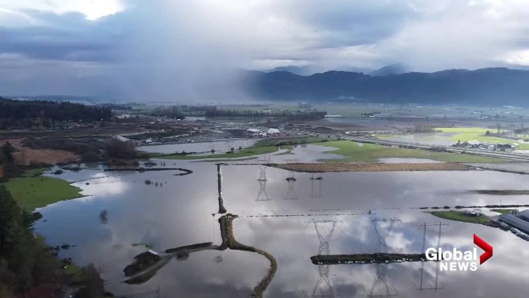 Click to play video: 'New Drone Images of Abbotsford BC Highlight Widespread Flooding'