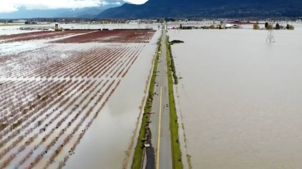 Click to play video: 'British Columbia Floods: Province on High Alert as Another Atmospheric River Floods the West Coast'