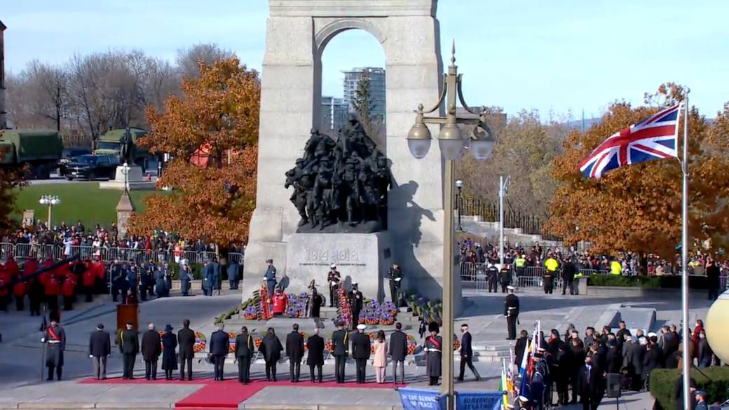 Click to play video: 'Remembrance Day 2021: Ottawa Ceremony Commemorates Veterans and Dead of the Canadian War'