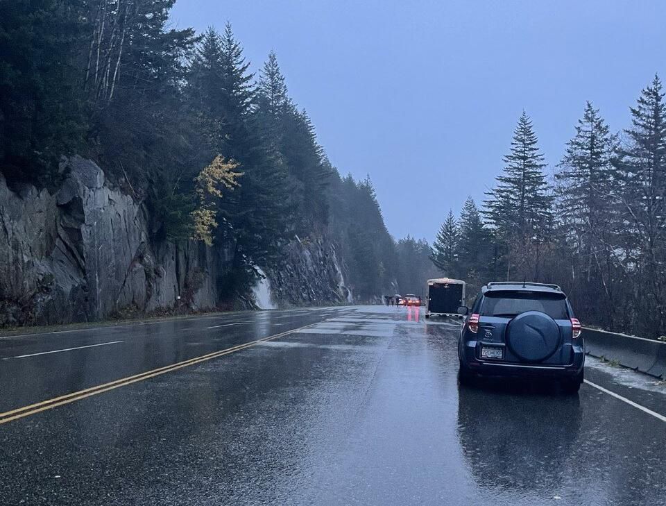 About 100 people were trapped Monday by two slides on the highway between Agassiz and Hope, BC.  Rescuers said they were not in danger.  There was no immediate timeline for deleting the slides.  Uploaded by: Keith Bonnell