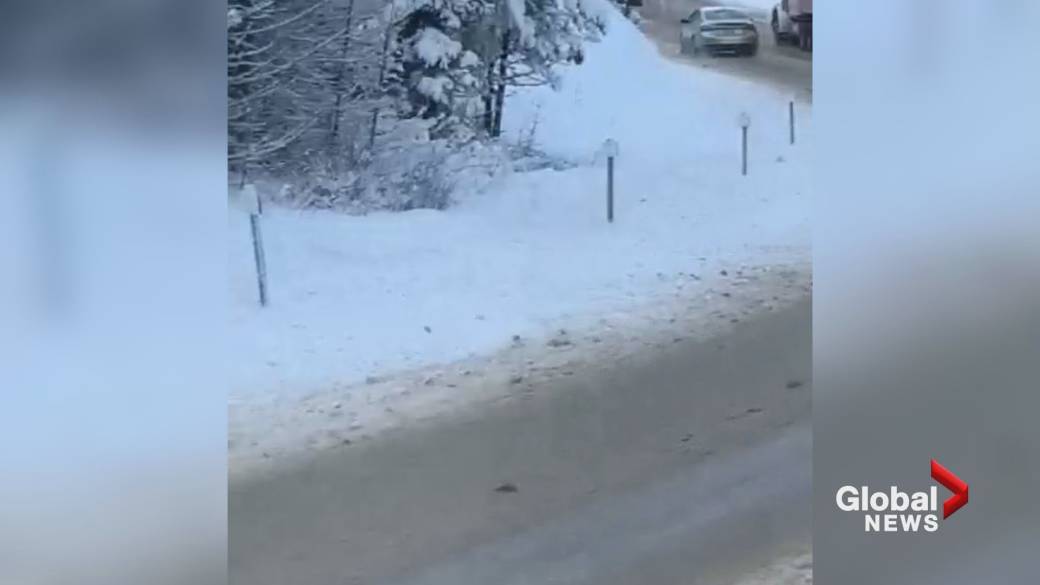 Click to play video: 'BC Reckless Driver Rides Down Wrong Side of Highway 3'