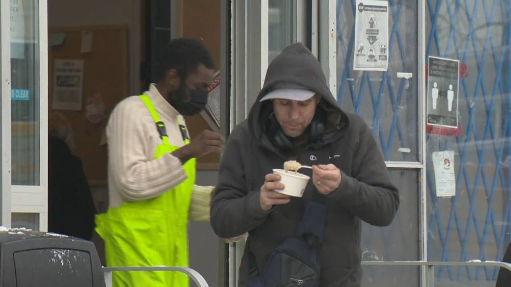 Click to play video: 'Sheltering the homeless during the cold snap'