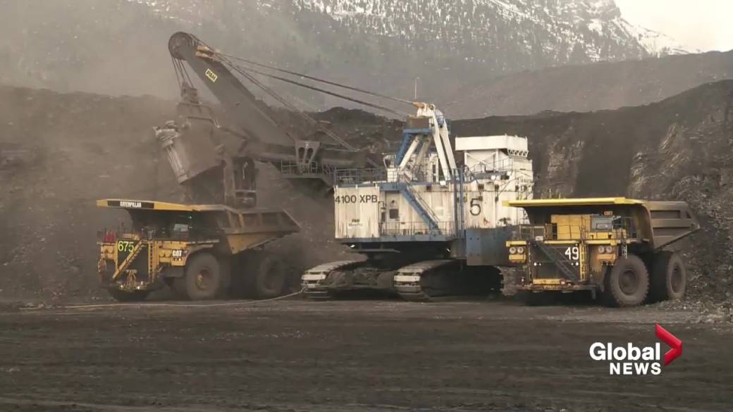 Click to play video: 'Rocky Mountain Coal Mining Panel Received 6 Week Report Extension As New Analysis Says Mountain Mines Would Negatively Affect Alberta Overall'